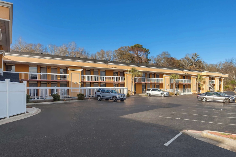 Rodeway Inn Lumberton Central