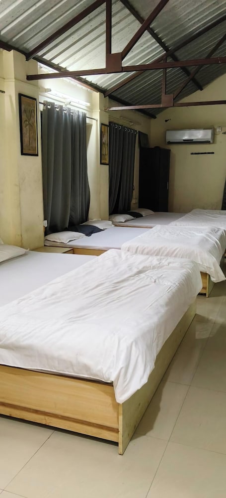 Rutuvan Resort Girivan