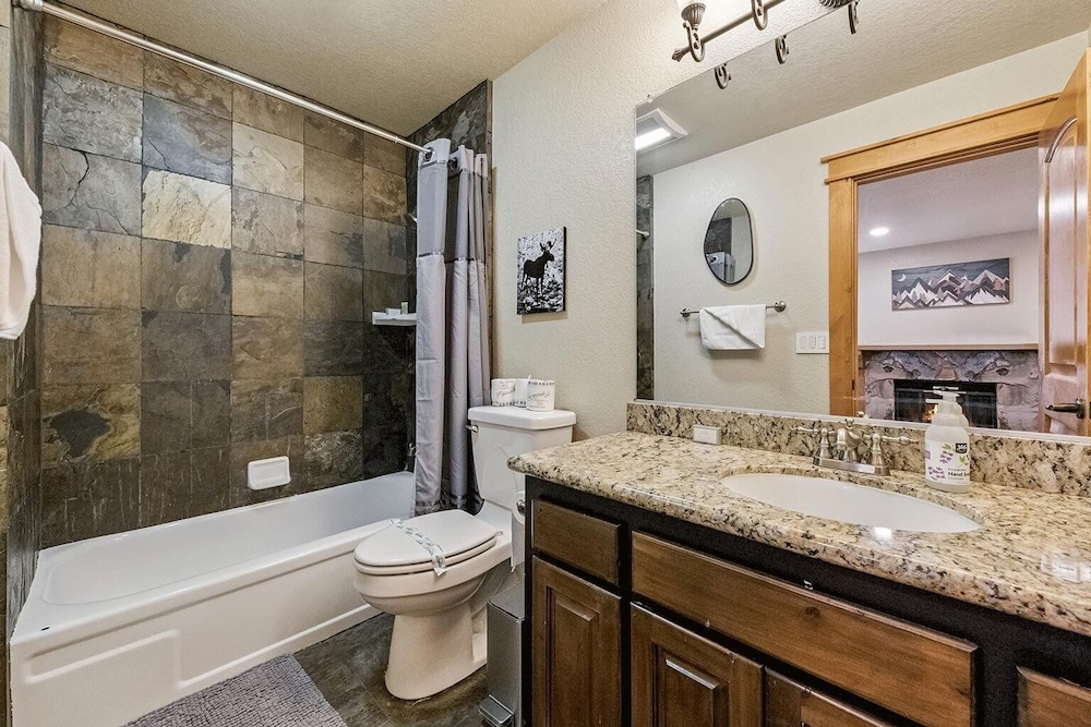 1192 Timber Lane 4 Bedroom Home