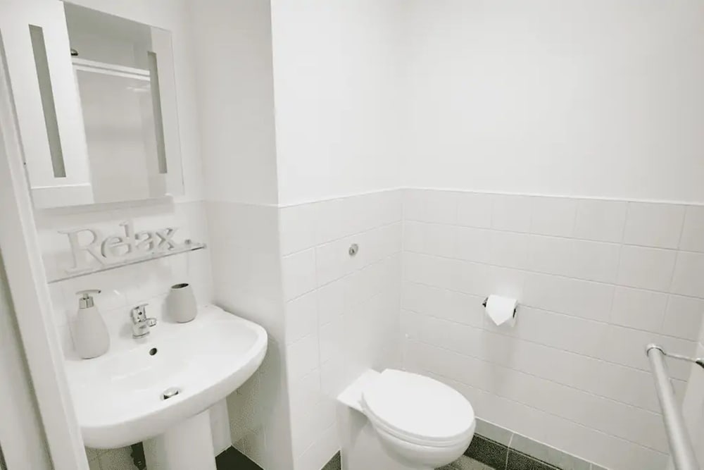 Modern Rooms BIRMINGHAM - SK view 3