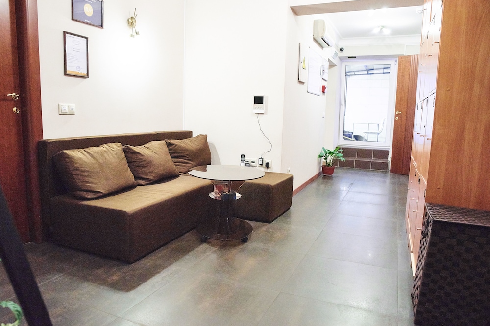 HotHos Hostel