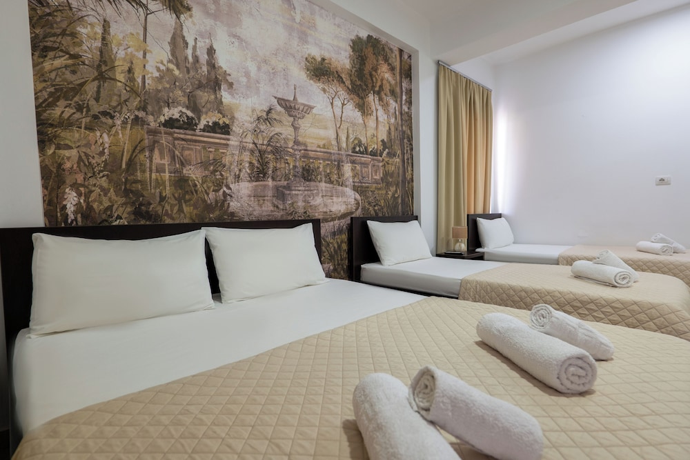 Atlantis Hotel & Apartments