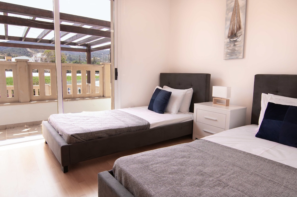 Phaedrus Living Beachfront Villa Merenda