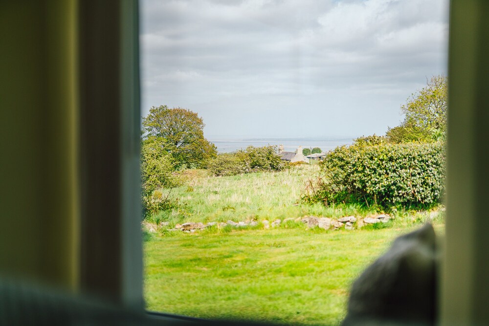 Crown Cottage
