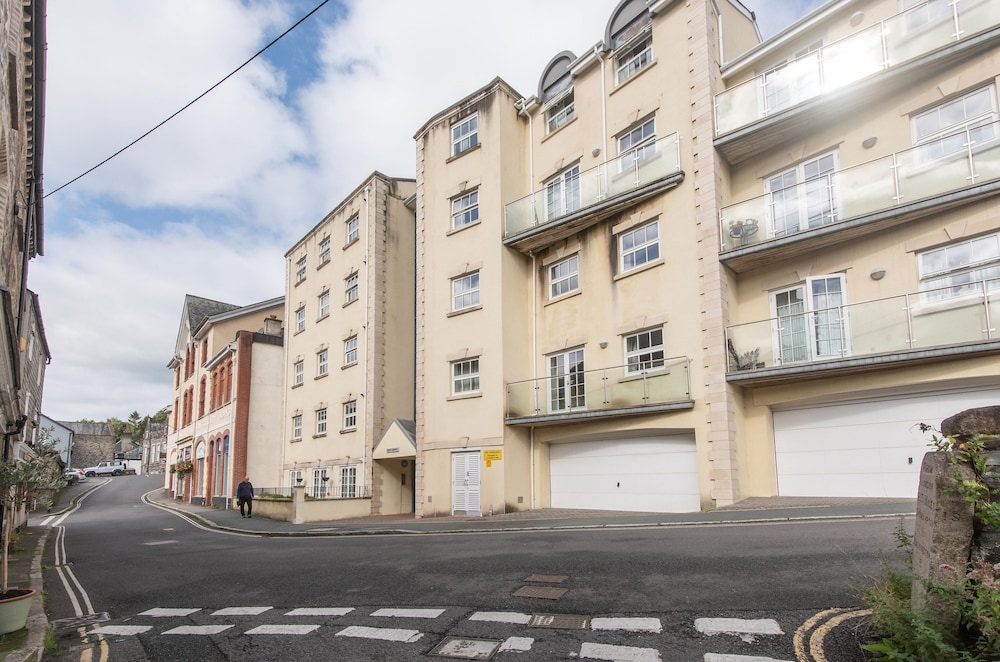 Modern 2-Bed Flat In Tavistock Centre