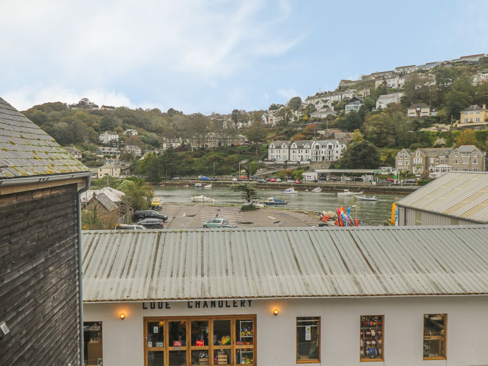 Looe Vacations - The Creekside - Property Image 12