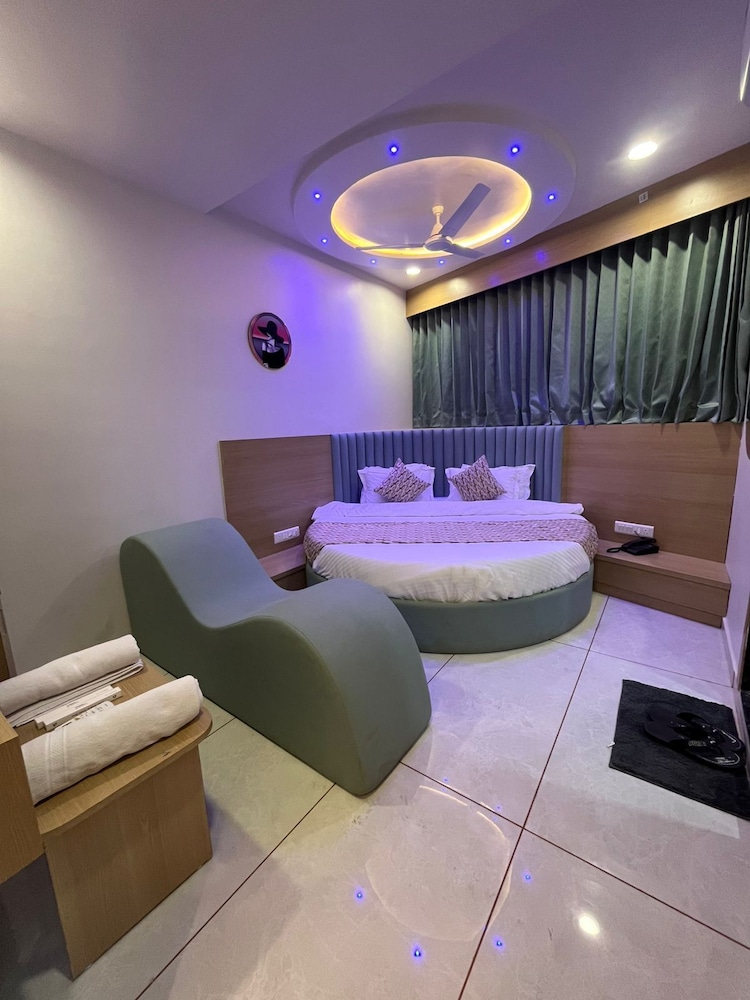 Hotel Grand Acme