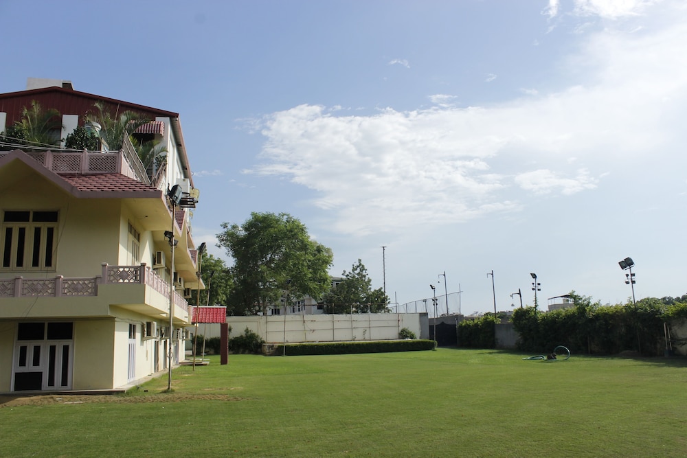 The Byke Grassfield Resort With Outdoor Pool, Shyam Nagar