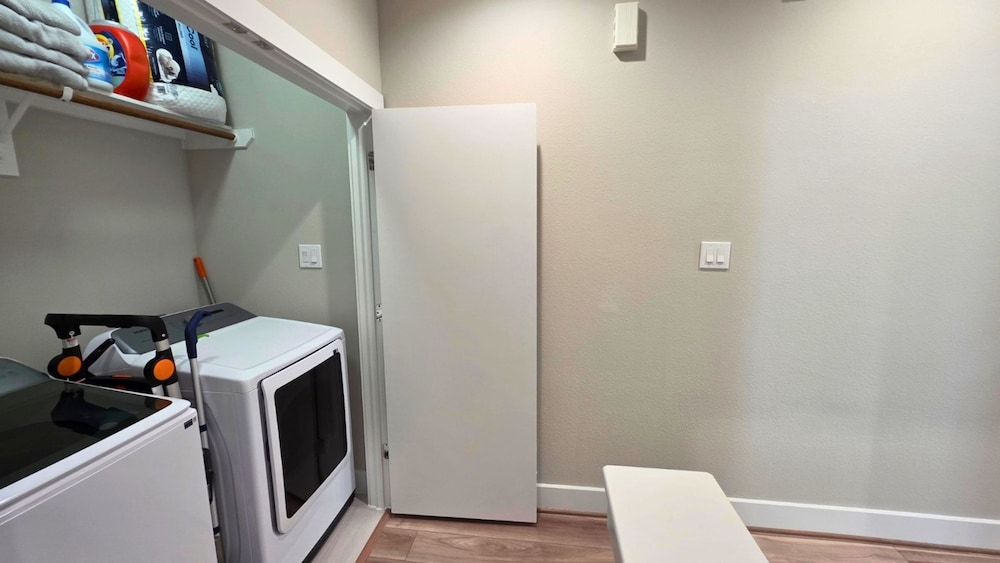 North Houston Comfort 3BR Near Downtown IAH