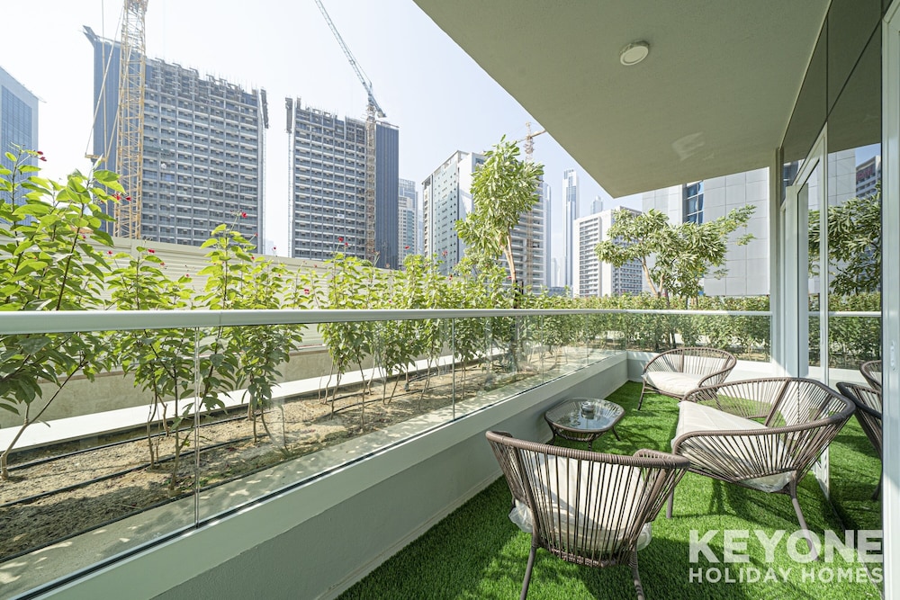 KOHH – 1BR in DAMAC Reva Residences