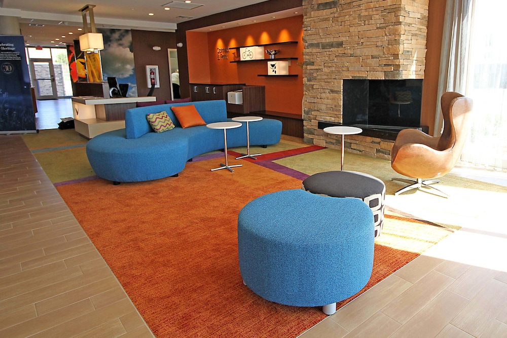 London Vacations - Fairfield Inn Suites by Marriott London - Property Image 21