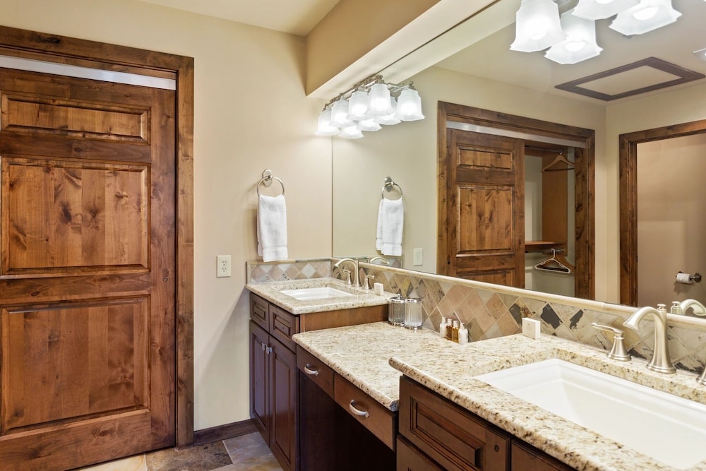 Stag Lodge at Deer Valley Resort - Three Bedroom Residence with Spa #13 3 Condo