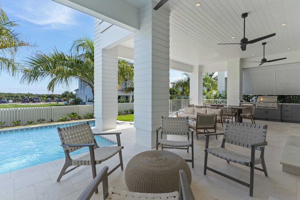 Sleeps 24 Beach Retreat w/ Pool, Rooftop Deck, Steps to Inlet Beach & Near Rosemary, Alys, Seacrest Dining & Shops The Palm 30A by Avantstay