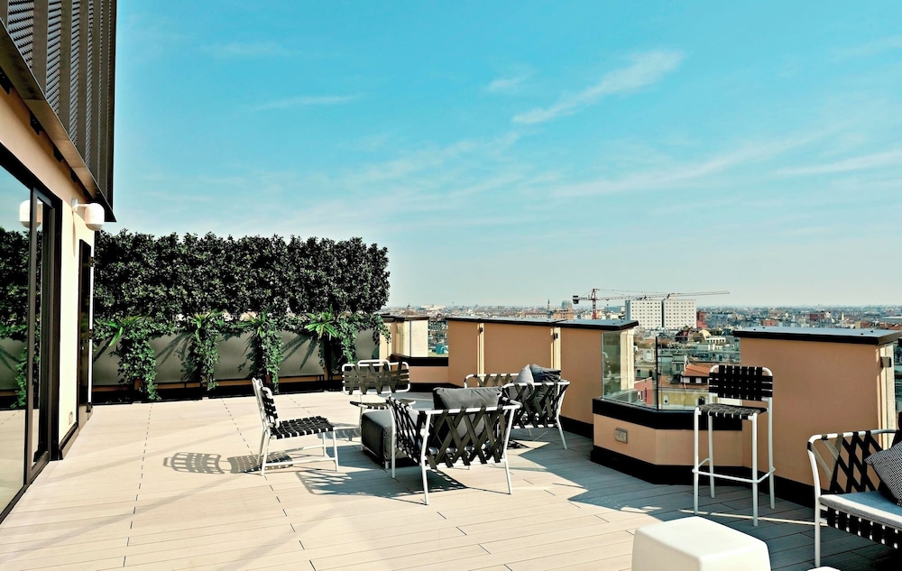 San Babila Central Tower by Rentopolis - High-end 1bdr with panoramic terrace overlooking Duomo