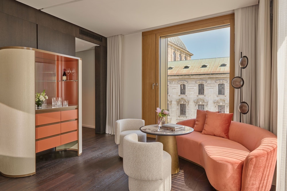 Koenigshof, a Luxury Collection Hotel, Munich 13