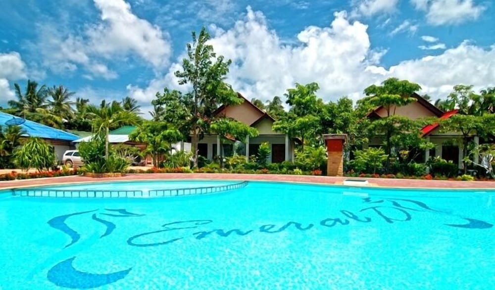 Lanta Emerald Bungalow