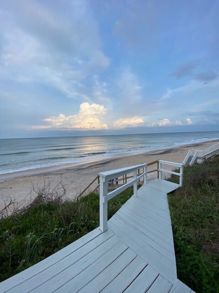 Oceanfront Blissful Sunrises Beach Gear BBQ