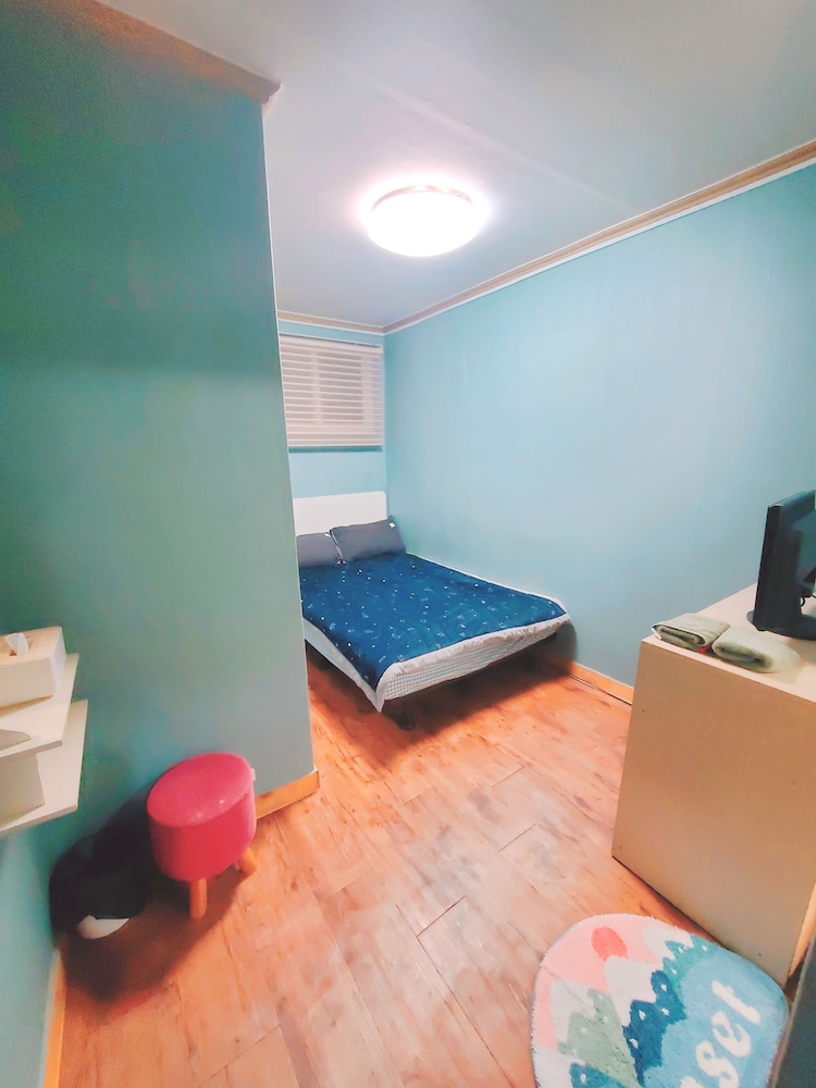 Naru Hostel