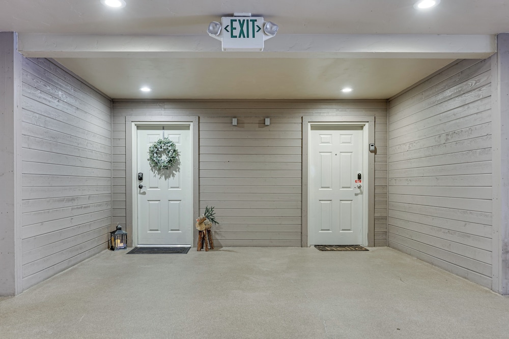 Close to Beaver Creek & Vail: Cozy Edwards Condo!