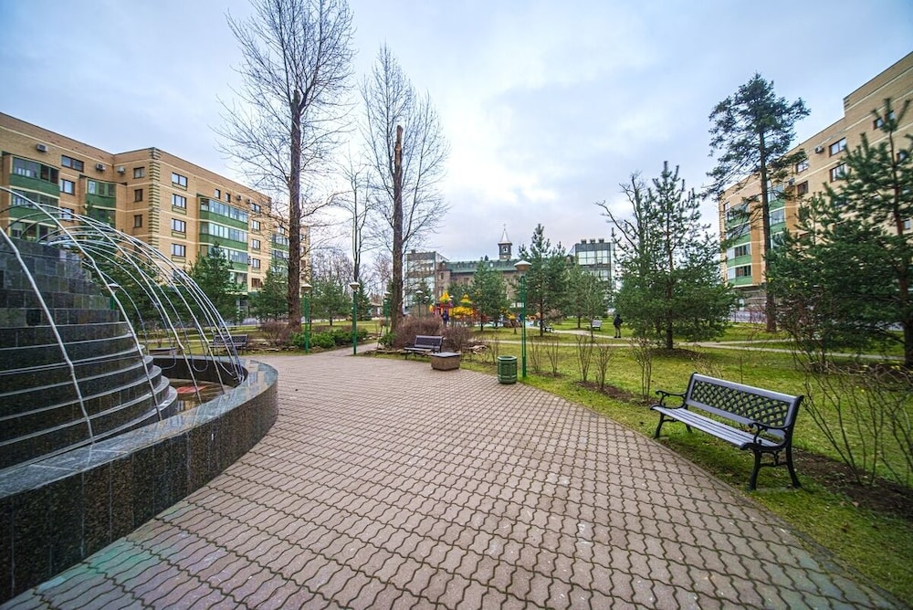Apartment near Center Almazova 2 view 4