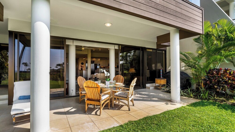 Beautifully Updated - Close to Beach & Pool - Oceanview Lanai - Vrkcv