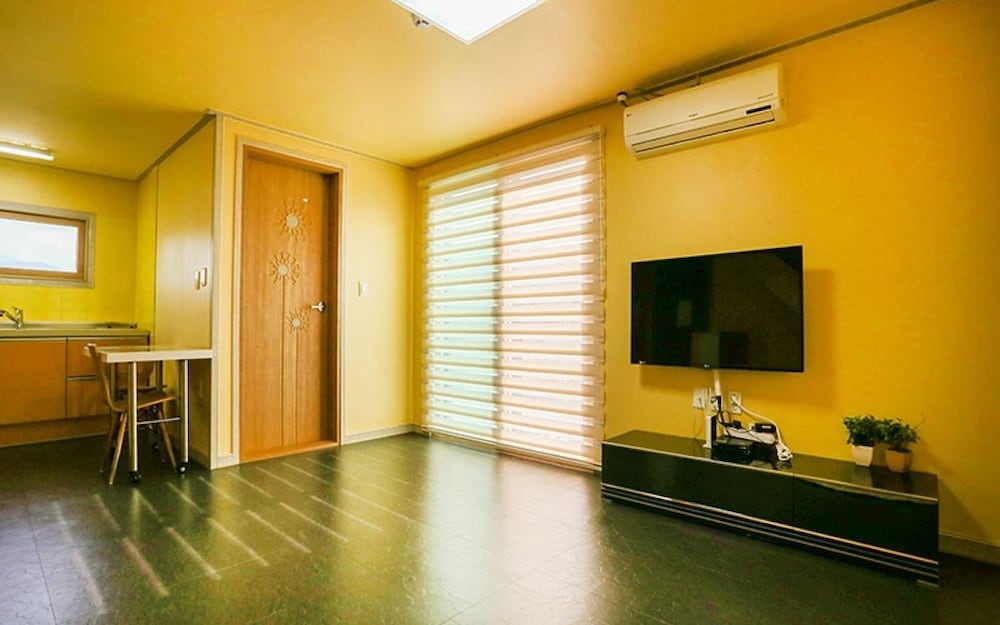 Gyeongju Twin Village Bed and Breakfast