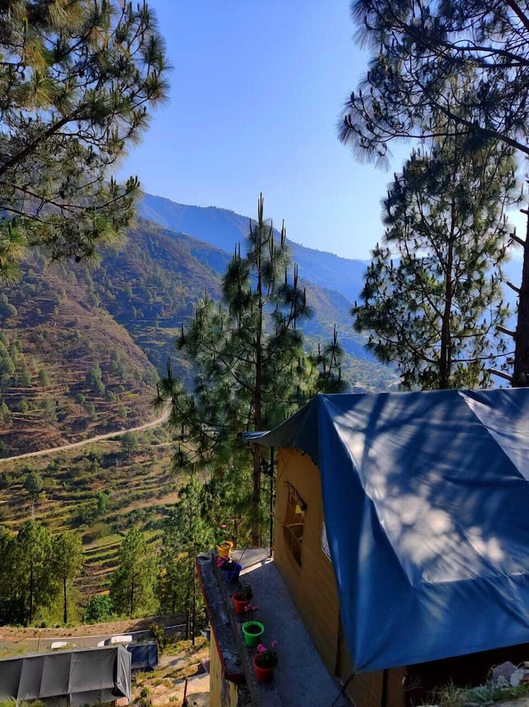 Jaseelo Camps near Tehri Lake