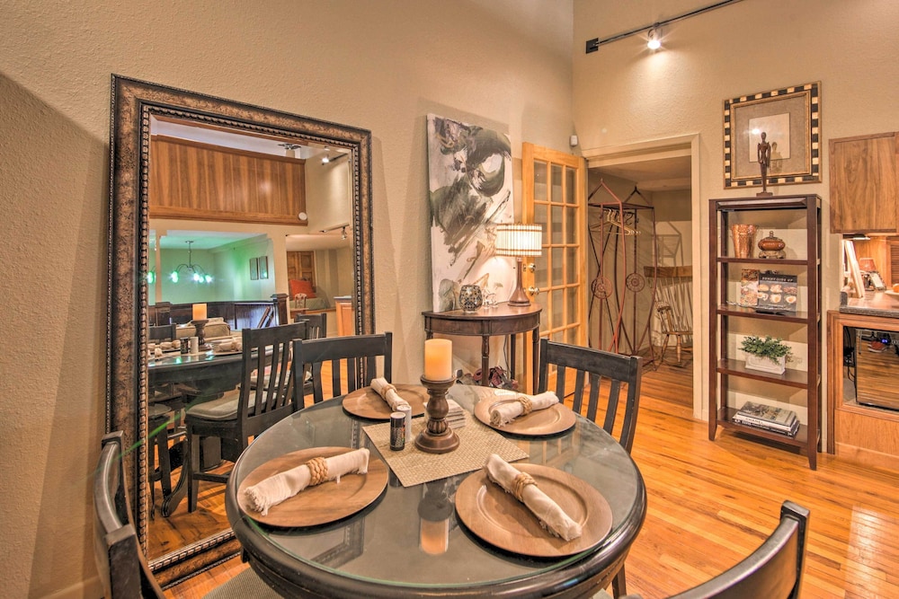 Marshall Vacations - Updated Apartment in Historic Dtwn Marshall! - Property Image 12