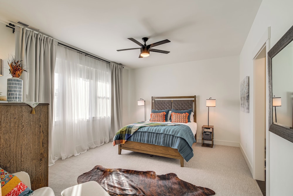 Eagle Point Golf Retreat: Pool Access + Patio!