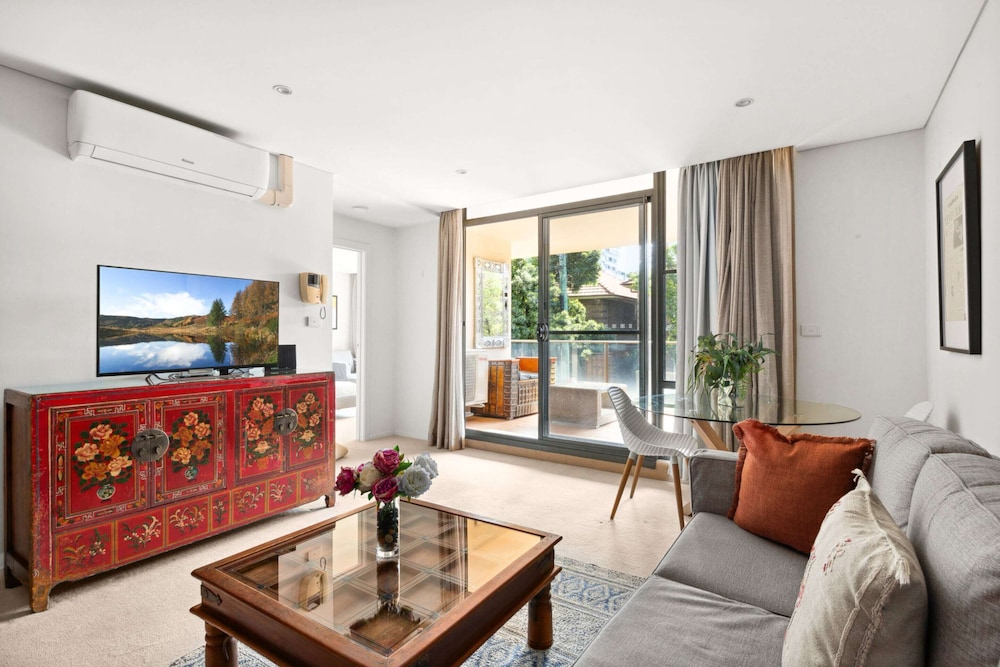 Stylish 1-bed in the Heart of Sydney's Inner West