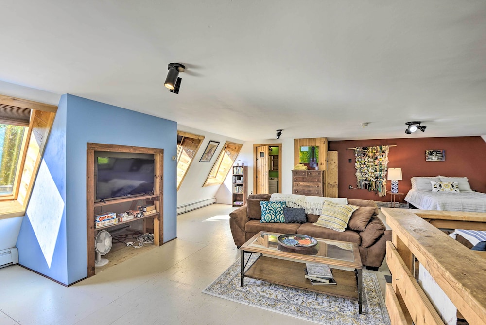 Charming Studio ~ 20 Mi to Acadia Nat'l Park!