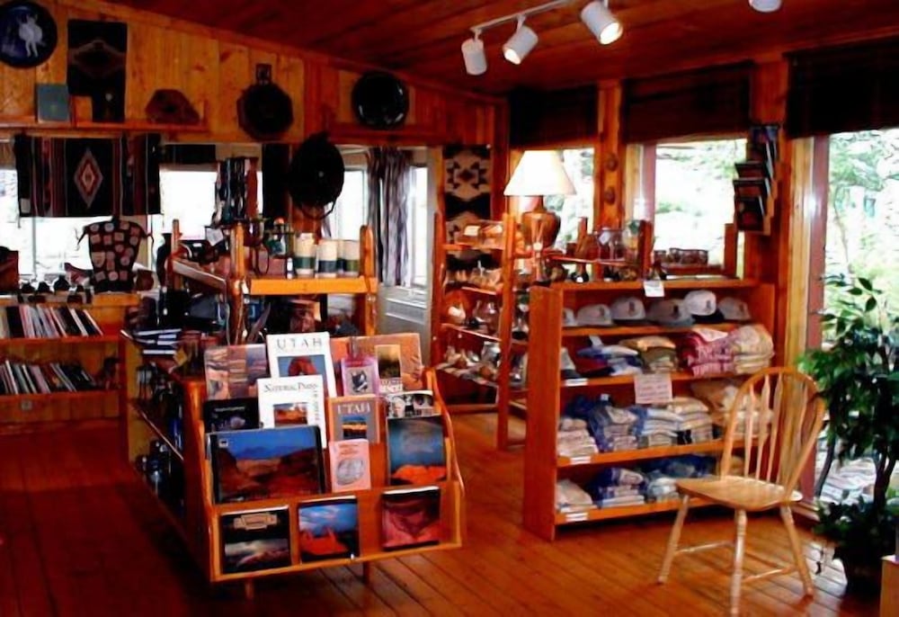 Capitol Reef Inn & Cafe