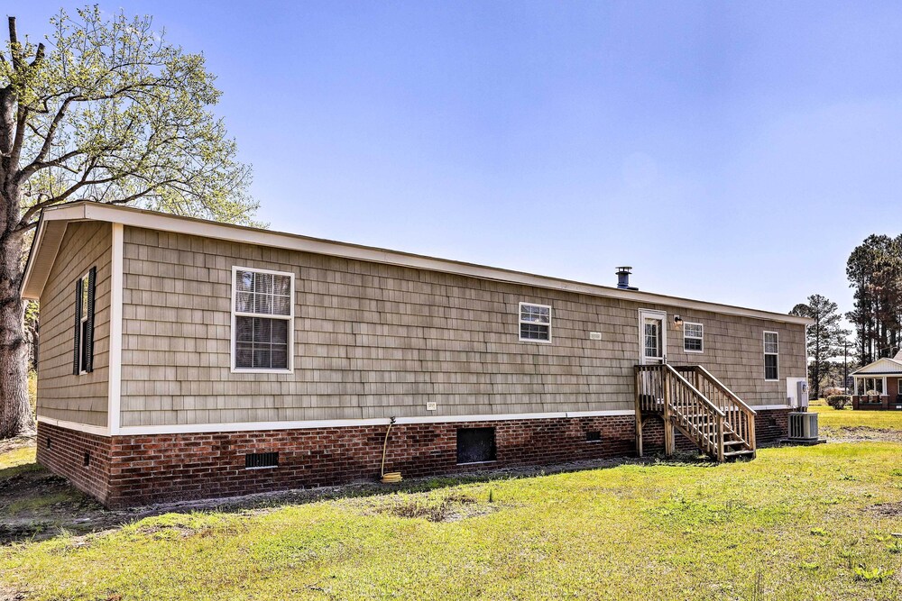 Arapahoe Home w/ Fireplace Near Deer Hunting view 4