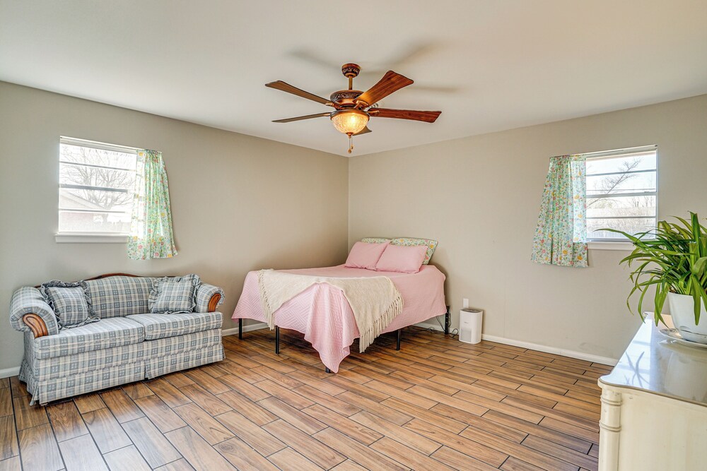 Family Friendly: Peaceful Home in Stamford!