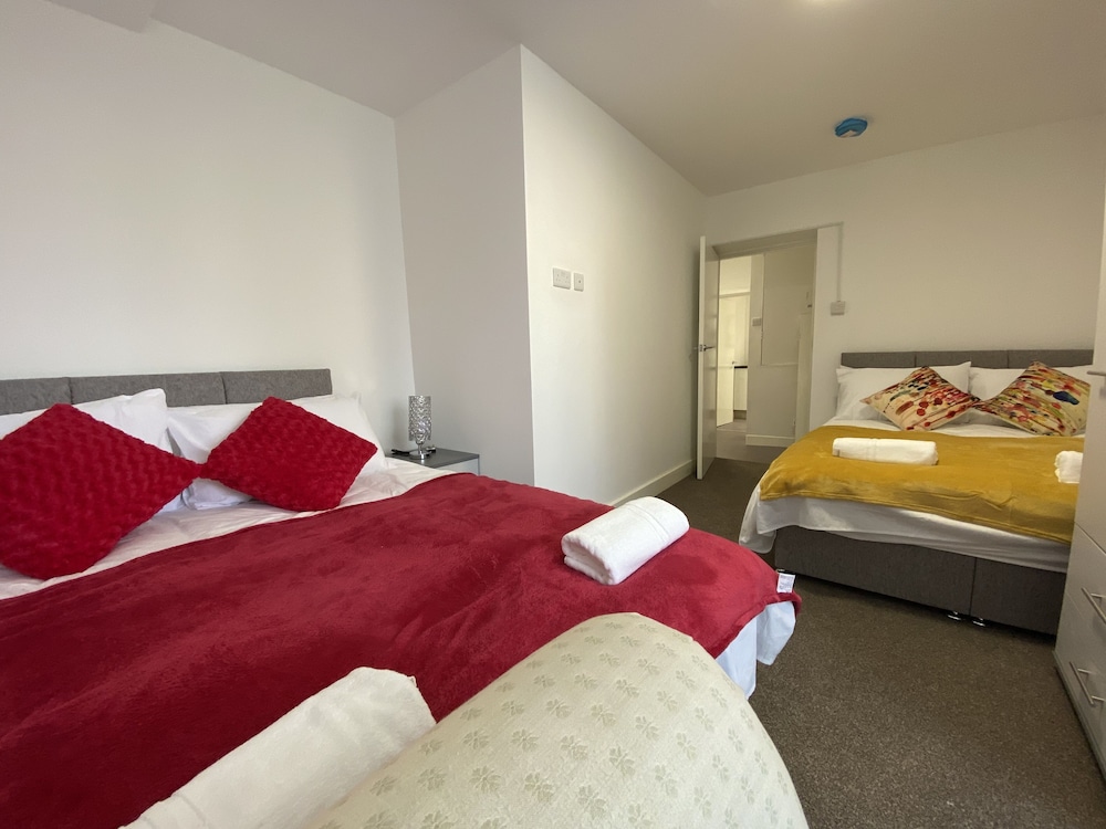 Octagon Apartment 2 view 5