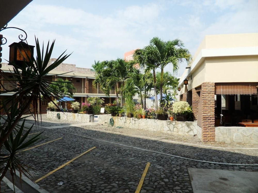 Colima Vacations - Montroi Express - Property Image 7