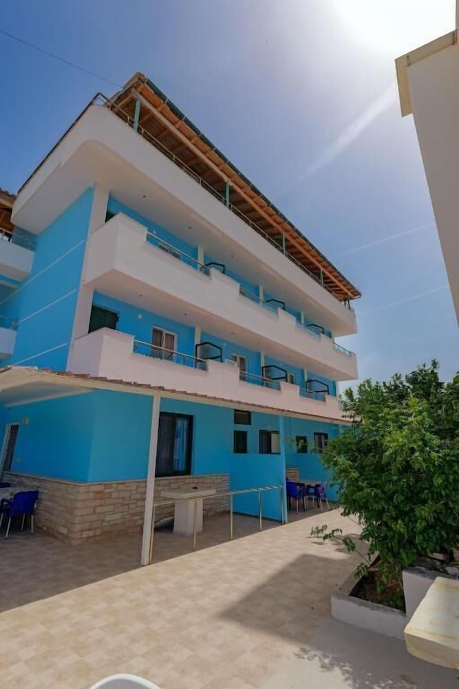 Vila Xhovani