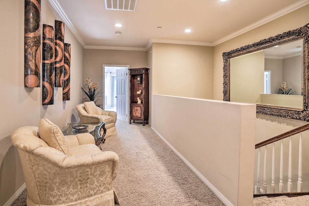 Huge Lake Arrowhead Home w/ 3 Decks & Grill! view 2