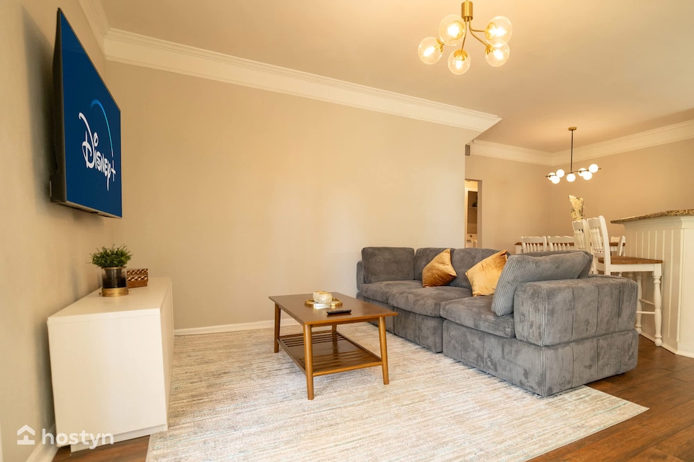 Magical Themed 3BR Townhouse Near the Parks