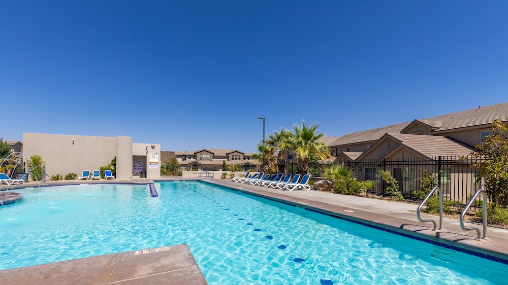 Sun Villa 3 Bedroom Townhouse
