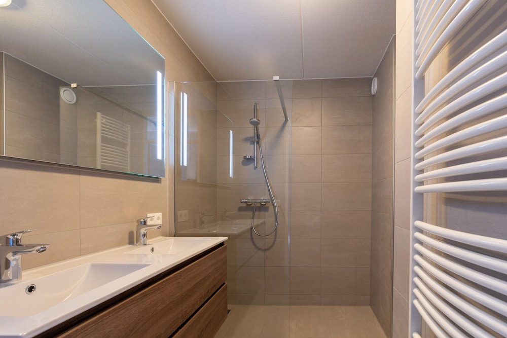 Comfortable 4-person Apartment With Terrace and View