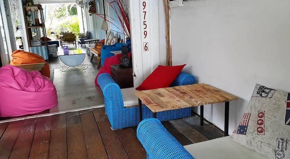 Think & Retro Cafe Lipa Noi Samui