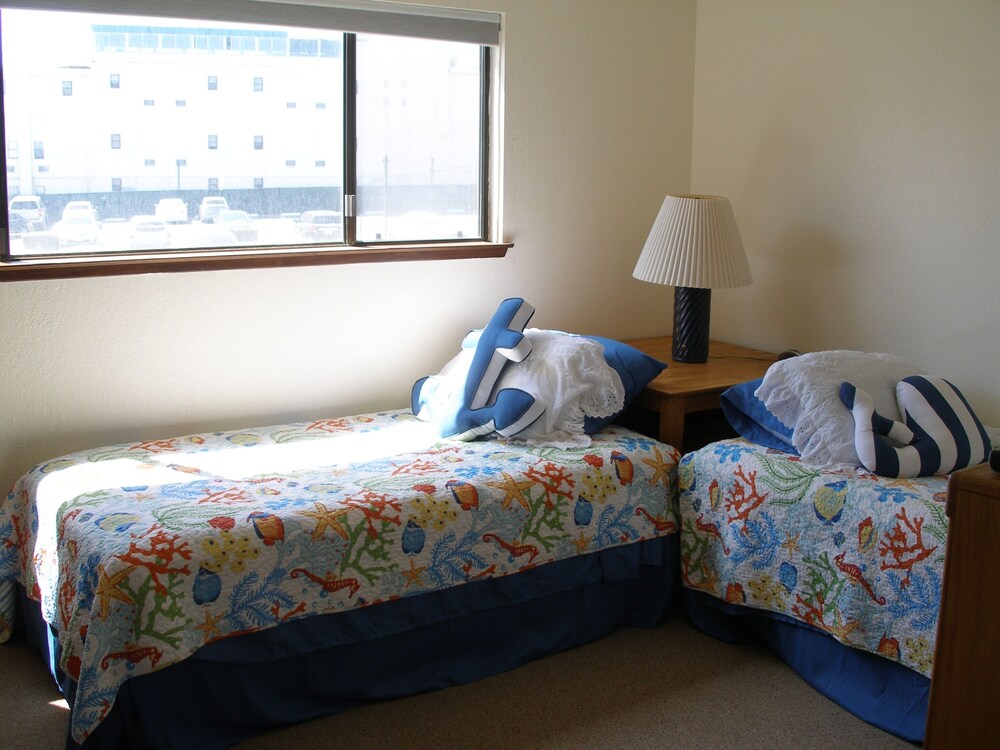 111 Pismo Shores 2 Bedroom Condo by Redawning view 3