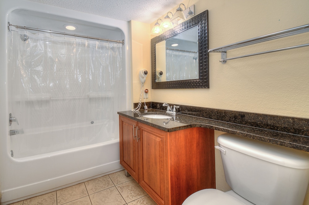 Roxanne Towers by Elliott Beach Rentals
