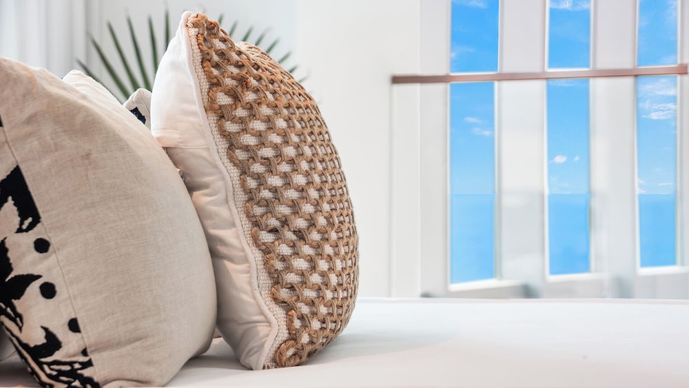 Luxury Vacation Rentals at The Setai by LRMB