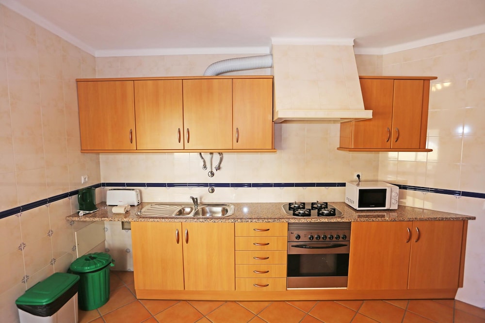 EE 02 - Bedroom 2 in Rossio Entrance Guesthouse