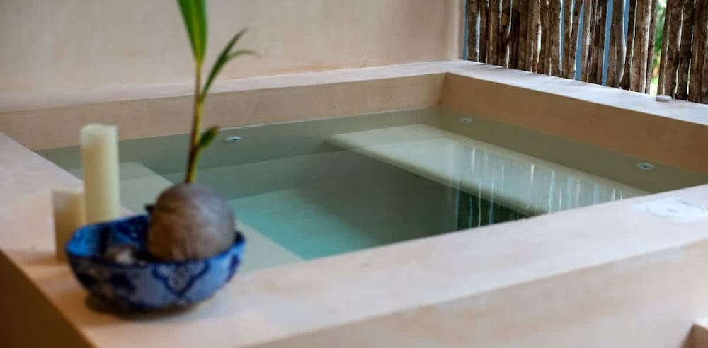 Spacious 3 Br. W/private Pool Exclusive Gym