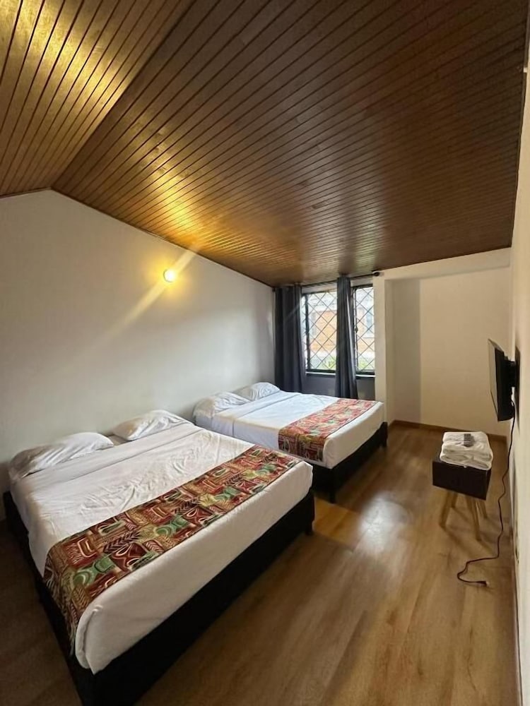BAMUKA HOSTEL