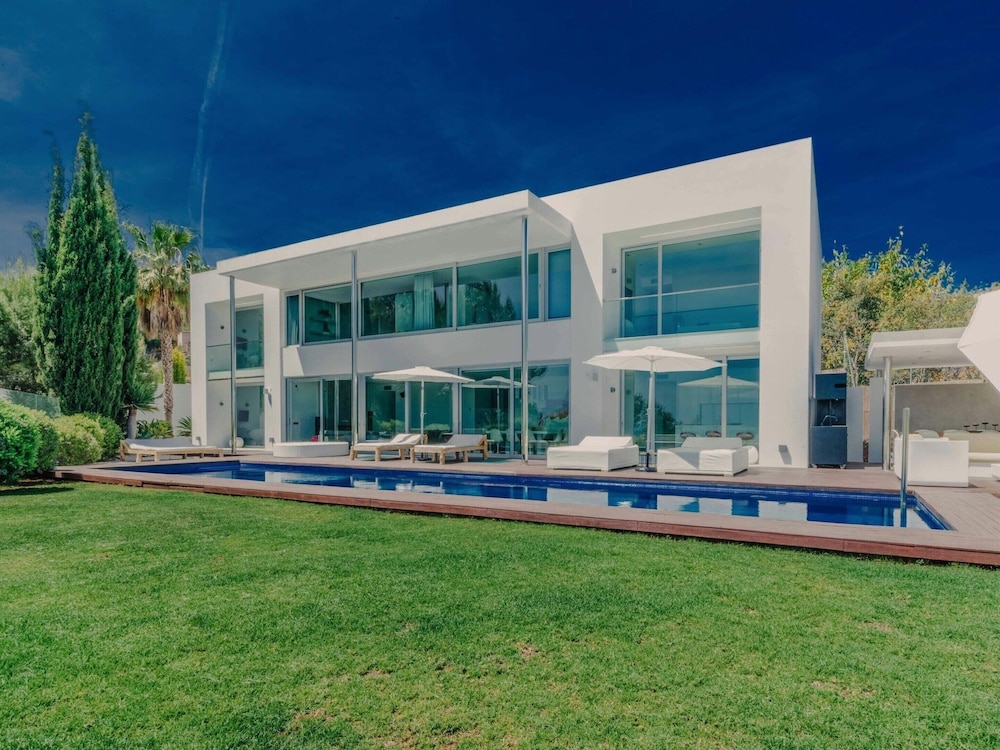 Holiday Home With Whirlpool Bathtub