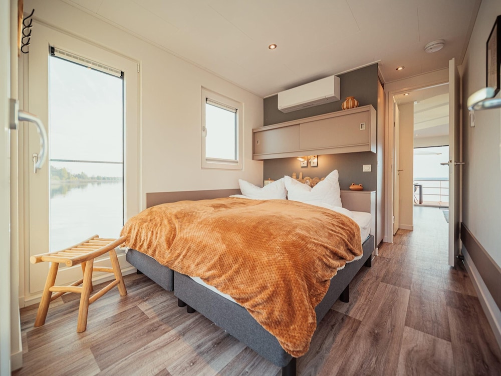 Hausboot fur 4 Personen auf dem Grabendorfer See